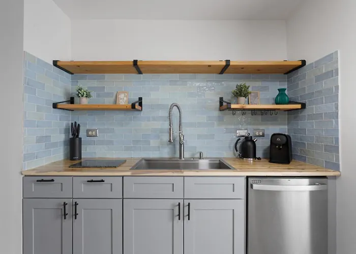 2br,1ba With Modern Amenities Rogers Park And Free Parking *