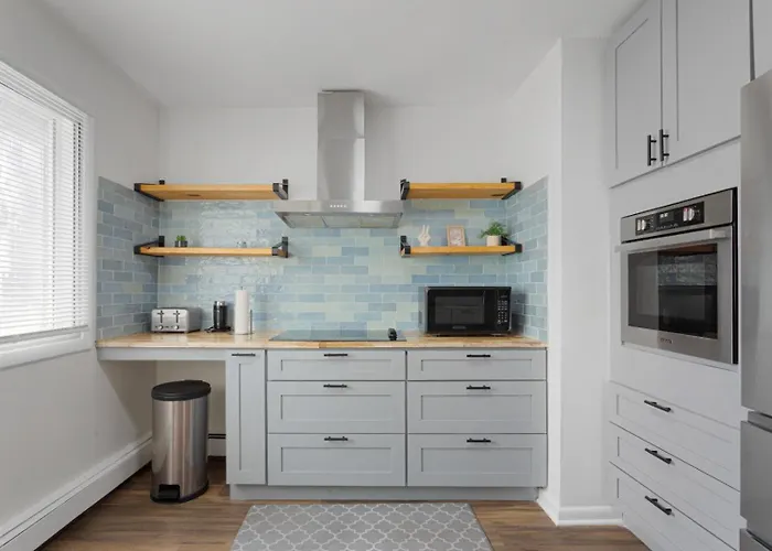 2br,1ba With Modern Amenities Rogers Park And Free Parking *