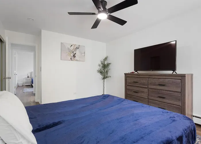 2br,1ba With Modern Amenities Rogers Park And Free Parking Apartamento *